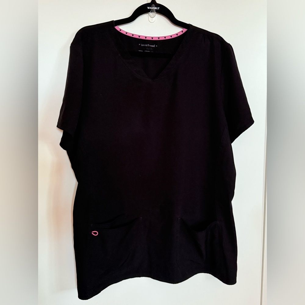 S47 HeartSoul Size 2XL Stretchy Black Scrub Top